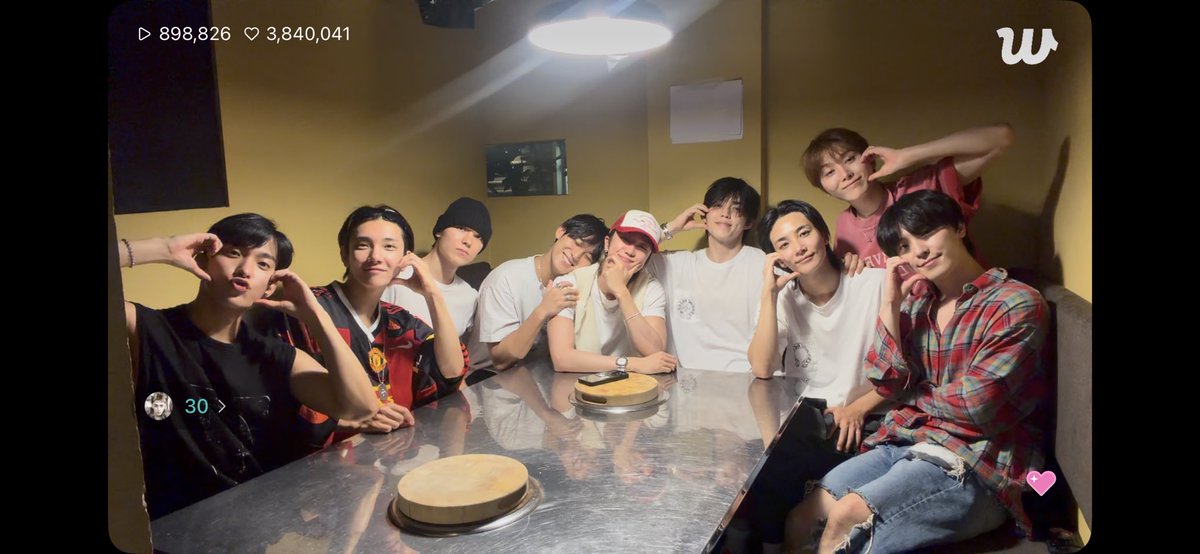 SEVENTE__13's tweet photo. 最高の誕プレなんだけど🥳🫶
SEVENTEEN사랑해！ https://t.co/oHX4Bapicw