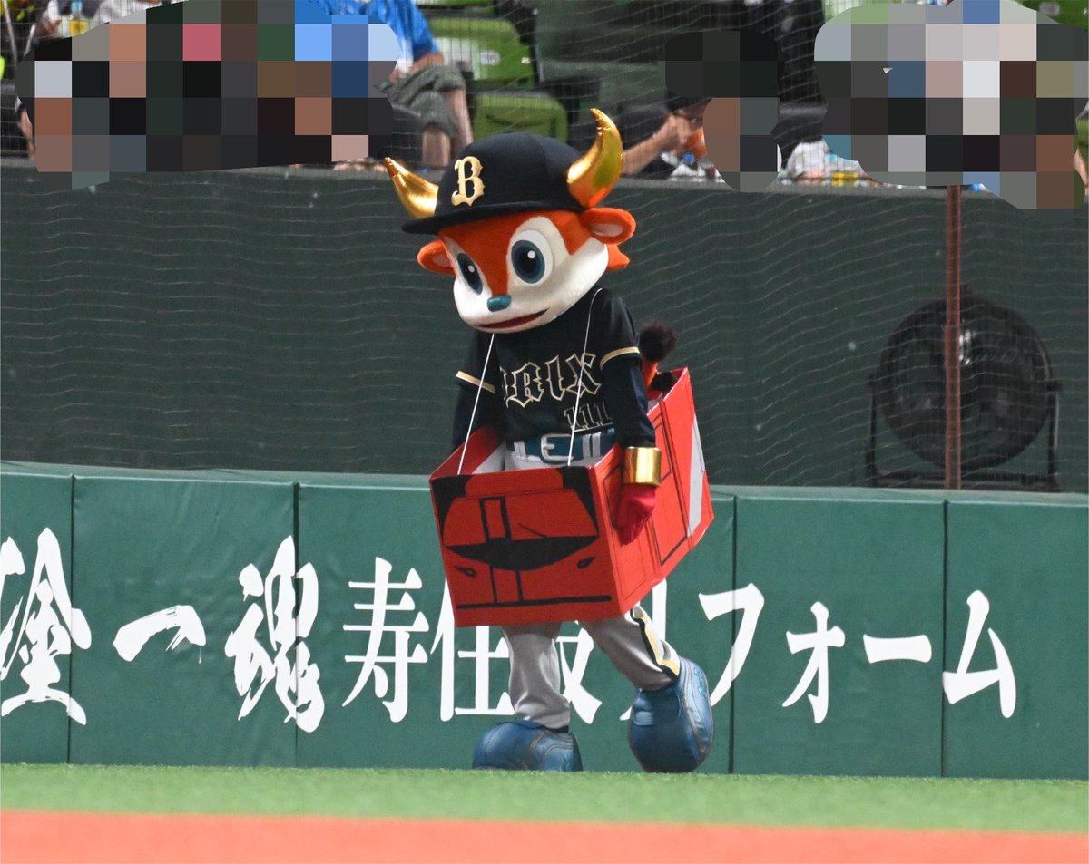 Dra_pyon's tweet photo. トレインレースに負けたブルくん
しょんぼりしてる https://t.co/Eav7ppt0Sf