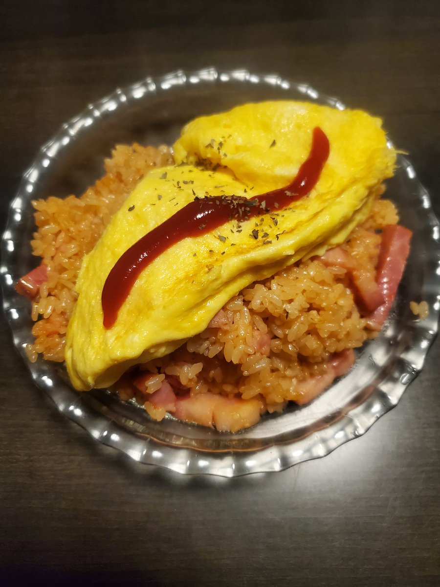 tkhn0710's tweet photo. お夜食オムライス

味付けにナンプラー使ったけど意外と合うね https://t.co/XB6VgtAqwN