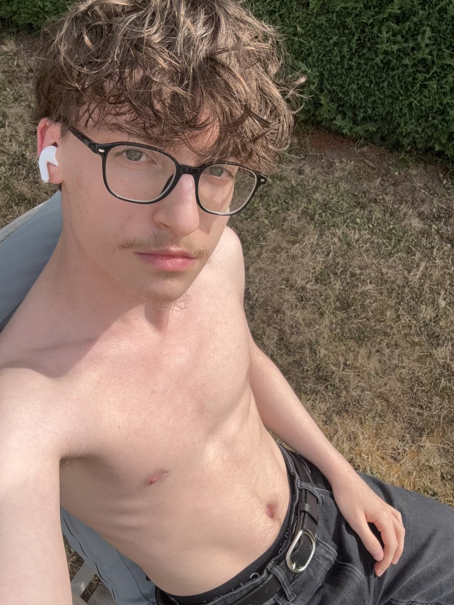 legay92's tweet photo. Je suis en manque ! 

Rt🔁 pour me rejoindre 

Pour voir la suite  de l’exhib 🤤⬇️ 
https://t.co/xKOqu77lsO https://t.co/ZTNQJ1tV0v