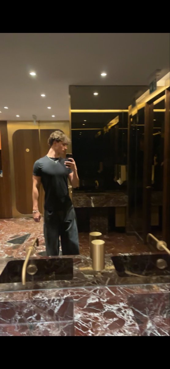 DrauzyTL's tweet photo. Kleiner leak wiedermal

74 kg btw https://t.co/KGxkwpEqEj