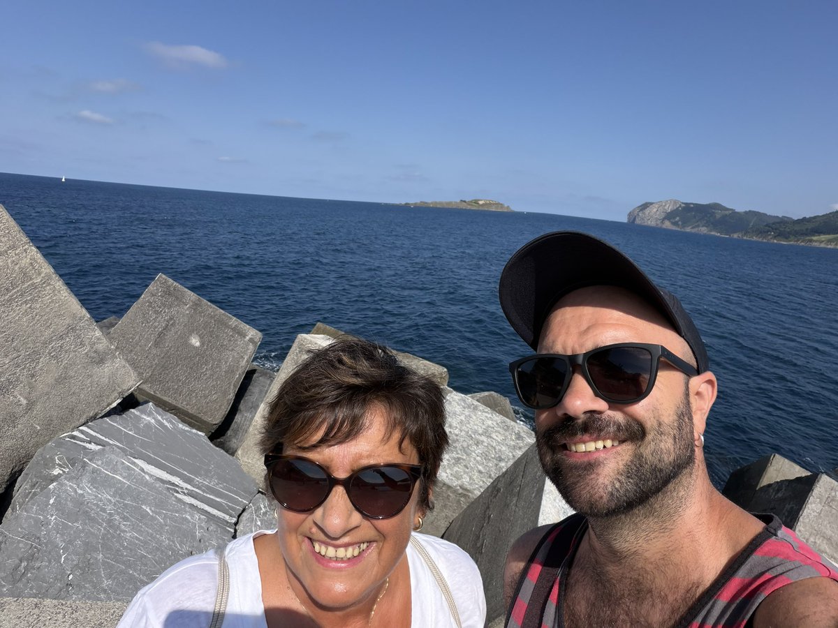 mikel_agr's tweet photo. Paseoan amatxugaz 😎
#Bermeo https://t.co/BUWhn1J0DN