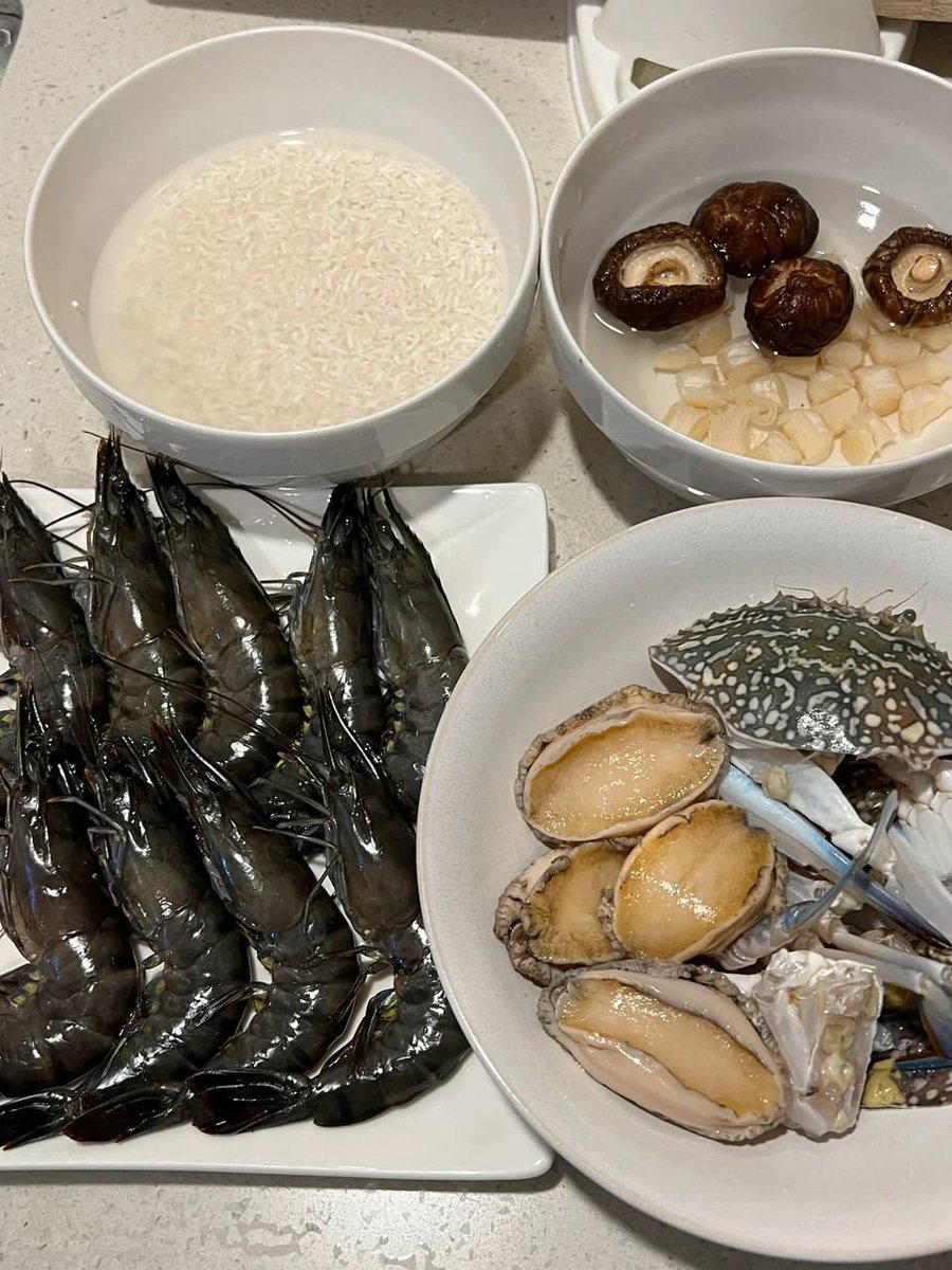 tystallworth's tweet photo. The seafood congee I made today looks like a great success #gourmet https://t.co/a60qSqFSIq