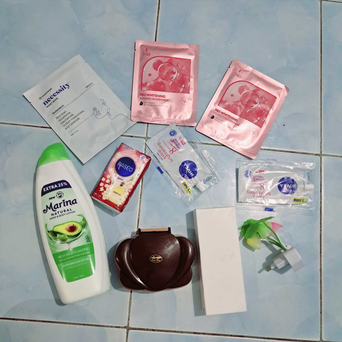 SaAlpn's tweet photo. Ini semua gratis dari shopee😭
tinggal klik link ini aja nanti keliatan dapet vocher brapa tinggal belanja kaya biasa nya,
Belinya yg srharga vocher ya guys biar gratis wkwk
https://t.co/Nmxkg2oDGY https://t.co/m65cYmQTxd