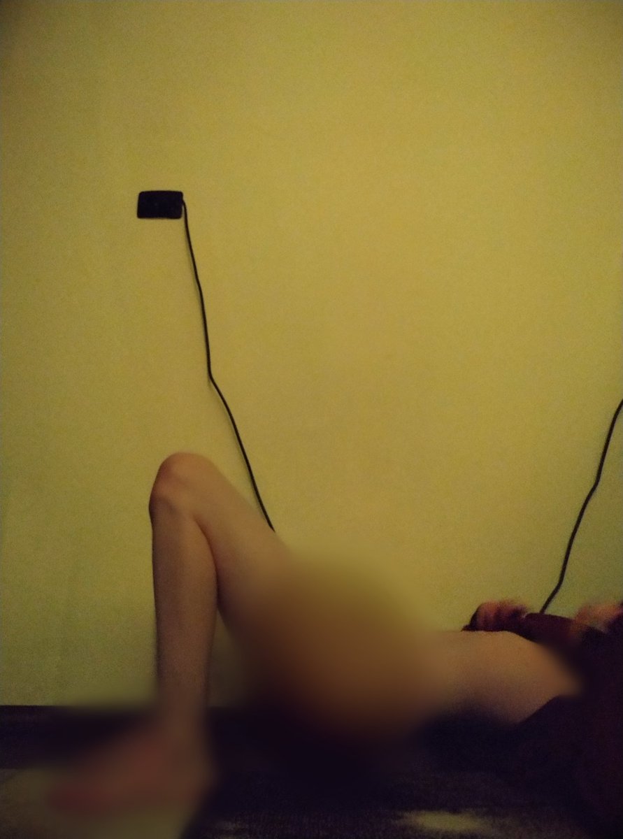 Zephyrosi1's tweet photo. Something is definitely missing from this photo😏
You can find the full, uncensored photo on my other platforms❤️⬇️
https://t.co/wN1dhyx46k
#femboy #femboi #legs #feet #cute #posing #body #beautiful #student #yaoi #kawaii #hands #torso #tummy https://t.co/lbT0hydcMc