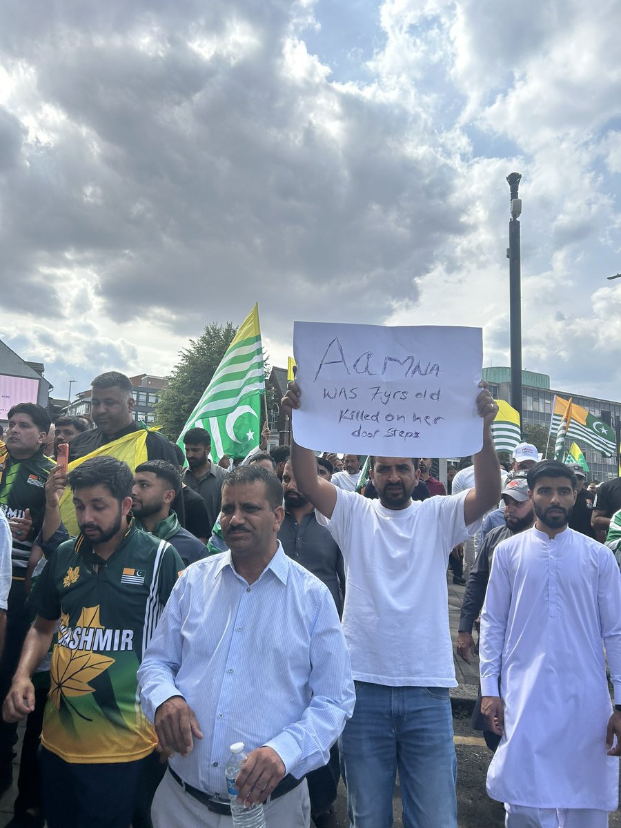 afsharidshah's tweet photo. “Amina was just 7 years old when she was killed on her doorstep by Pakistani occupation forces in Kotli, Azad Jammu Kashmir 💔”

- 1000s of Azad Kashmiris in the UK protested today against the daily massacres being committed by the Pakistani occupation army in their homeland https://t.co/atEJNzTdVU