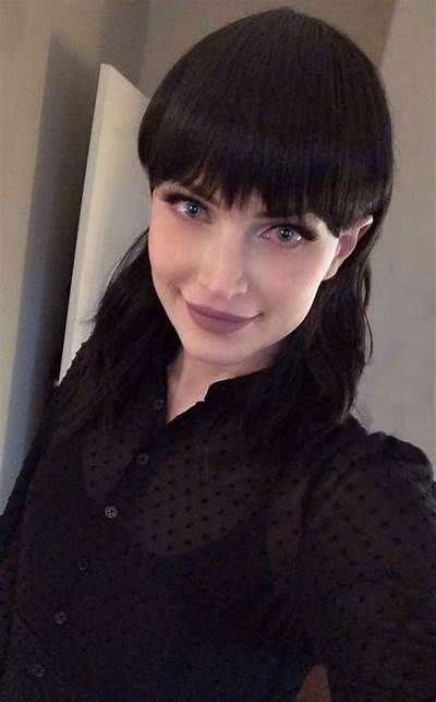 Natalie_Mars19's tweet photo. Would you let me kick you? https://t.co/MITgHRBp7S