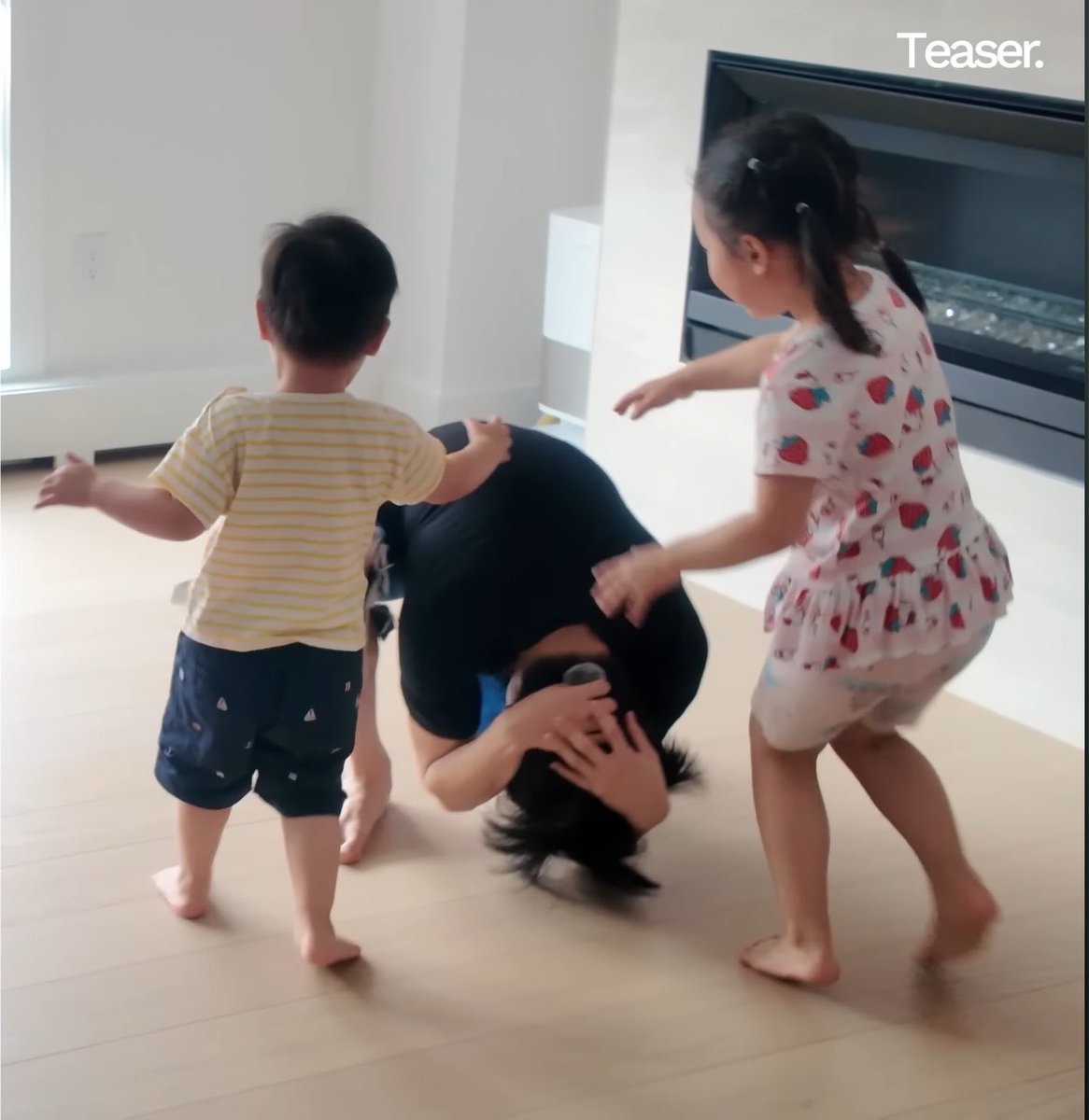 chaechmogusun's tweet photo. ini mamanya kemana? https://t.co/o5Bjx42NLw