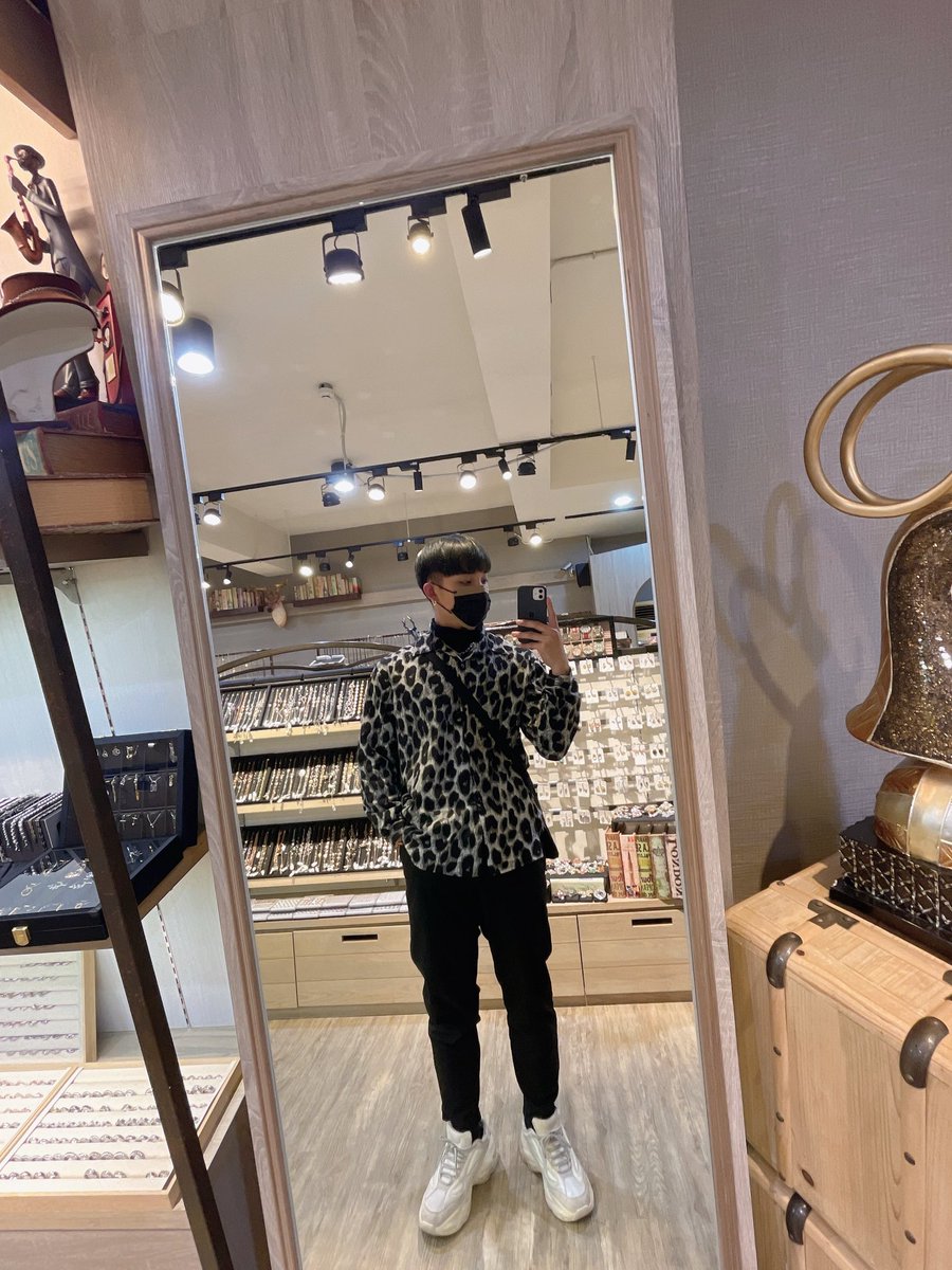 jet66888's tweet photo. 發現大家是不是喜歡有照片才按讚然後認識？🥹
#崛江
#舊 https://t.co/TgSIDHS445