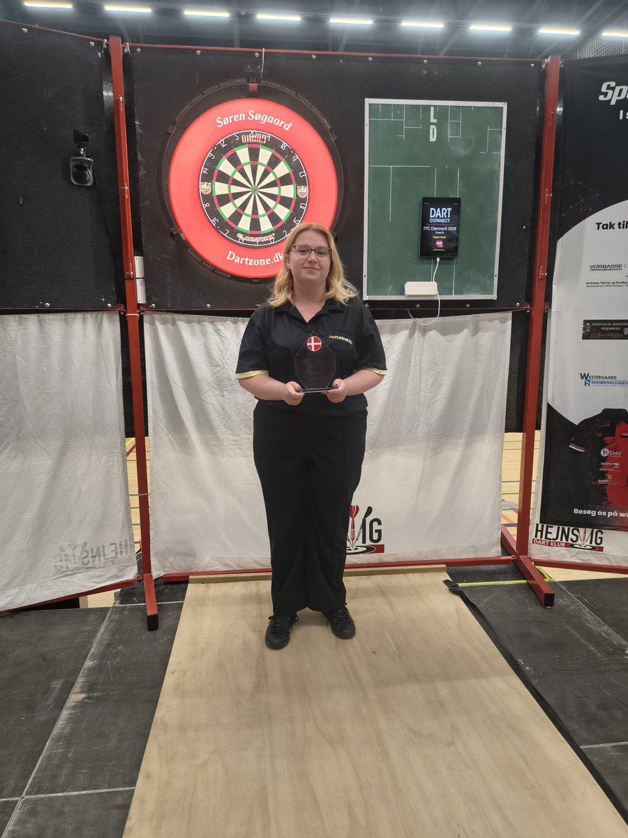 DartsWDF's tweet photo. A HOME HAT-TRICK FOR NAVAMUEL! 🇩🇰

Maite Navamuel continued her strong end to Saturday by doing a Women's Under-23 title double on Sunday at IYC Denmark. 

She defeated Ida Hansen in both finals, winning the Classic and Masters 5-3 and 5-2 respectively. https://t.co/YmvzACuIN8
