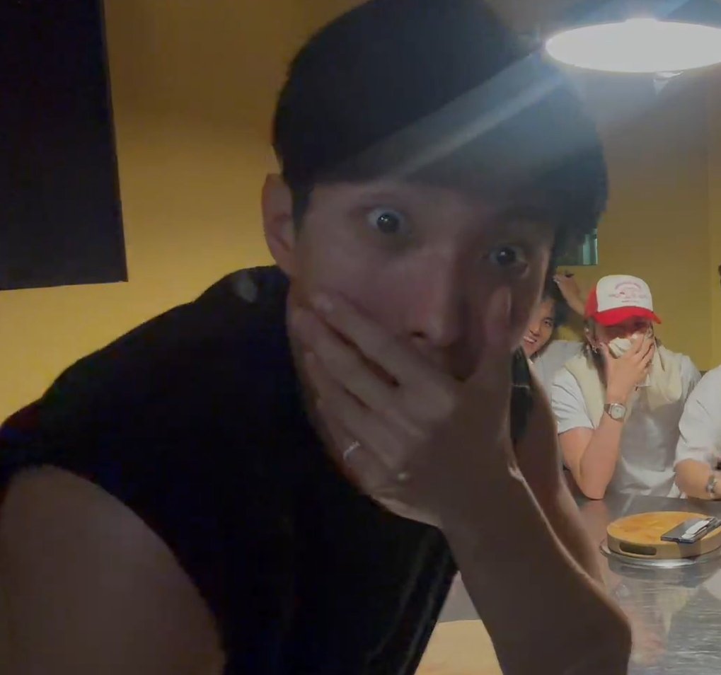 mingyursonly's tweet photo. we would always get the funniest and chaotic reactions from seventeen whenever they're playing mafia... 

THIS IS SERIOUS BUSINESS FOR THEM!!!! https://t.co/nPxpBtFtZU