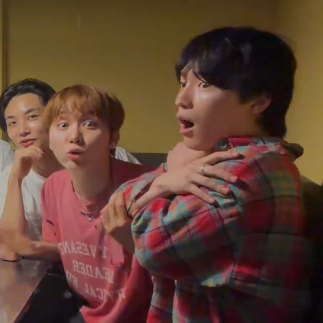mingyursonly's tweet photo. we would always get the funniest and chaotic reactions from seventeen whenever they're playing mafia... 

THIS IS SERIOUS BUSINESS FOR THEM!!!! https://t.co/nPxpBtFtZU