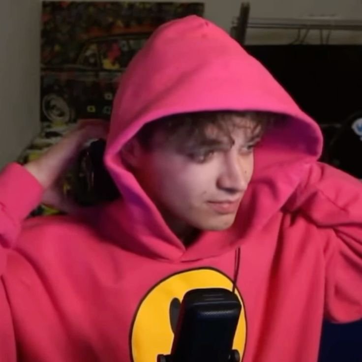 Pray4Landussy's tweet photo. My most fav Lando streams looks ever, he looks so cute and soft 🥺 https://t.co/amfufPAcM0