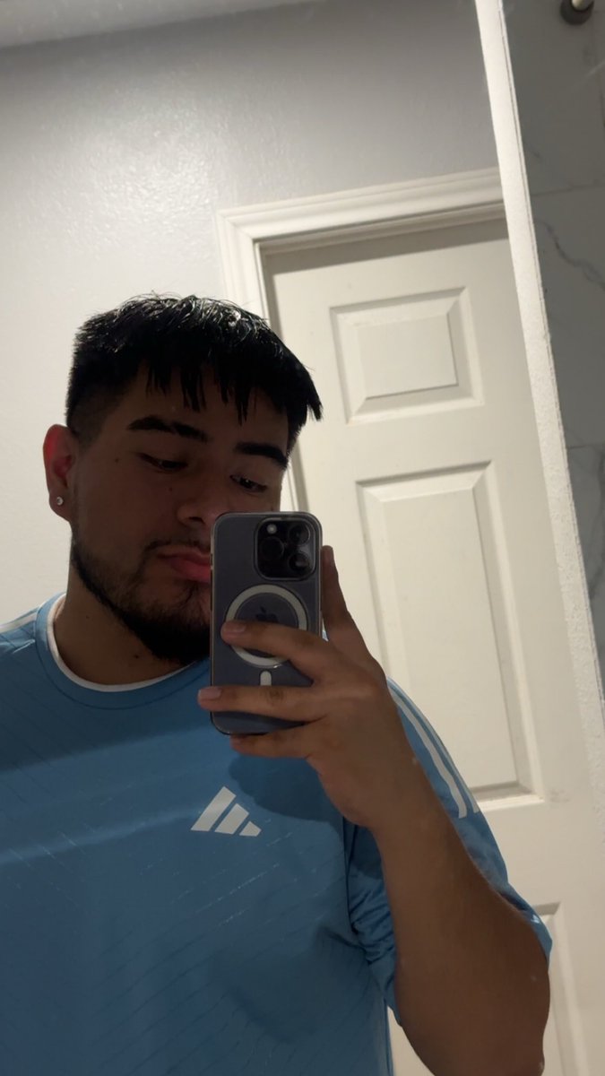 angelbbysanti's tweet photo. its my b day, show me some love 😋 #mlm #gaylatino #nsfw #htx #uncut https://t.co/0MyZZYWXMV