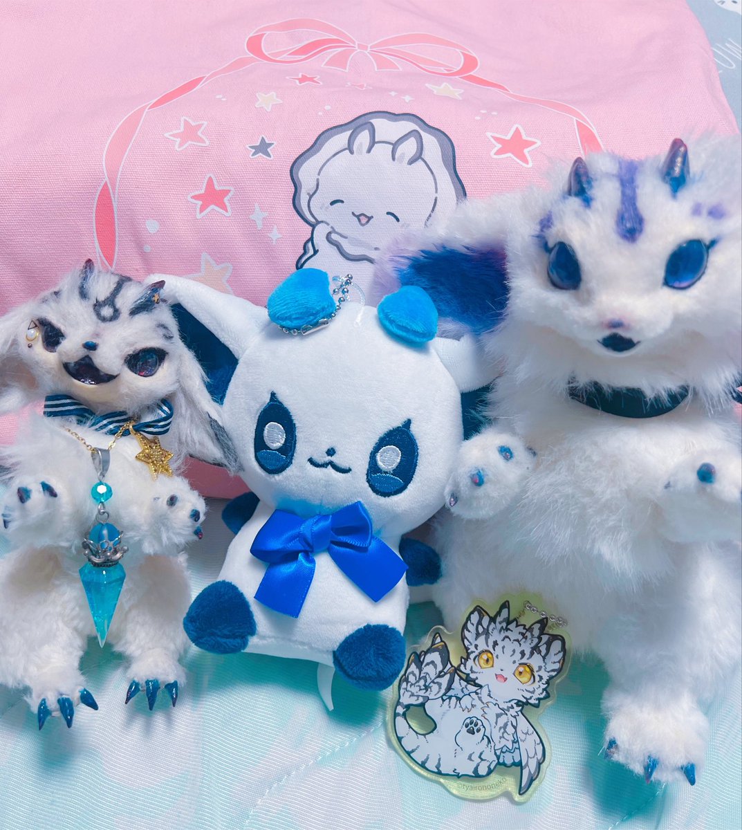 seto00719's tweet photo. 茶々さんの一番くじ引かせて頂いたら3回でB勝トートバッグとリゲルちゃん当たっちゃってびっくり(​ *´꒳`*​)✨🙏今度まだあったらもう少ししてみようかな✨
セトとミラで記念に📸✨
#ひこくじ #天体獣 https://t.co/o2tDcLByuZ
