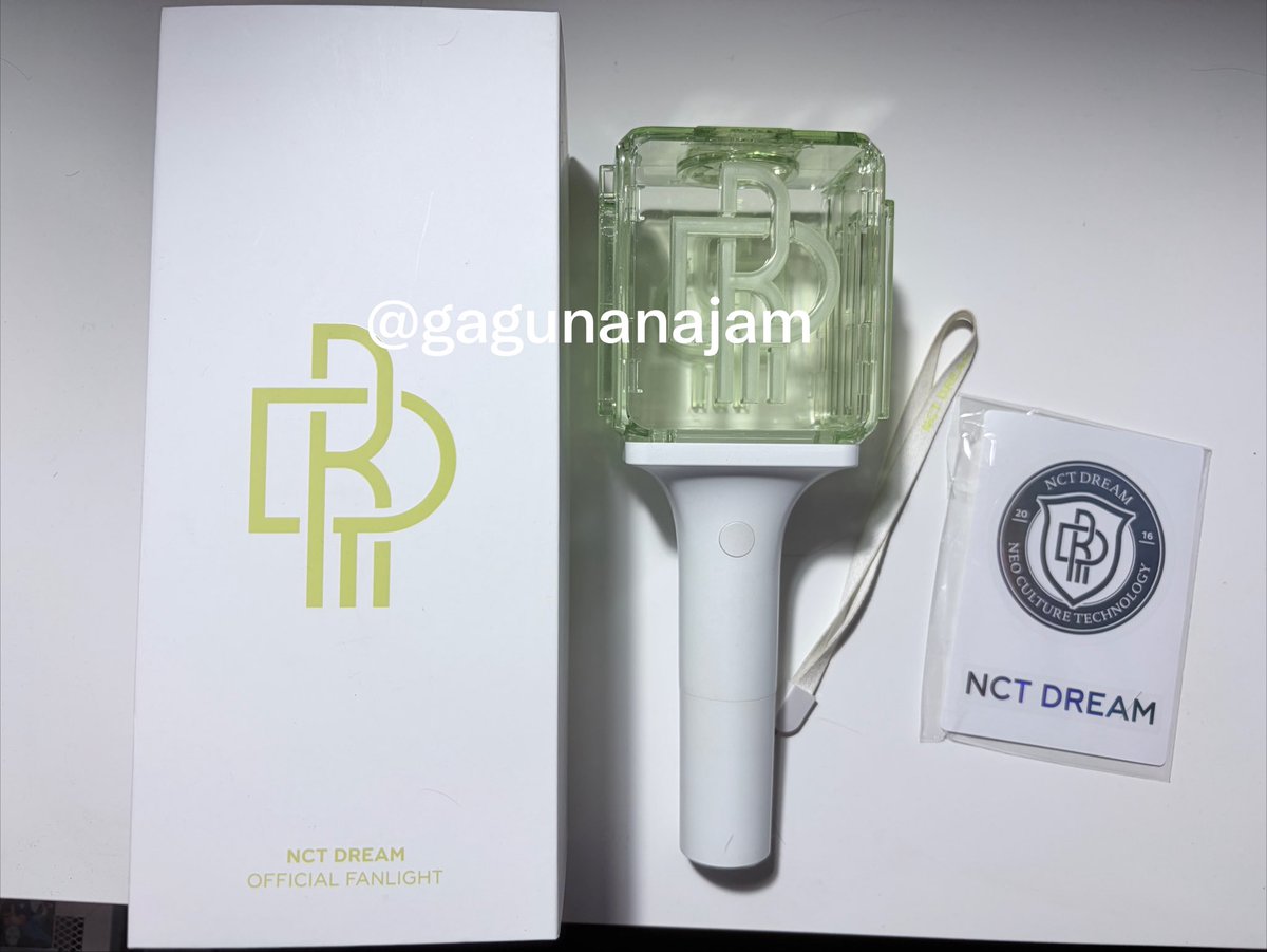 gagunanajam's tweet photo. พร้อมส่ง ส่งต่อ
แท่งไฟ nct dream
ไปใช้คอน 2ครั้งค่ะ ที่สายคล้องมีร่องรอยการใช้งาน 1100.-รวมส่ง
สนใจขอดูเพิ่มเติมได้ค่ะ
#ตลาดนัดnct https://t.co/qsWcviyR3w