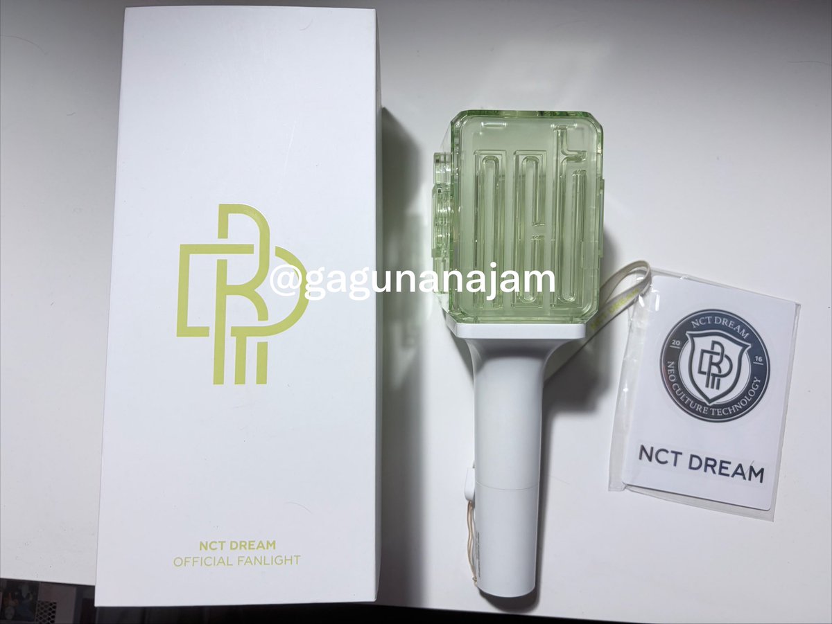 gagunanajam's tweet photo. พร้อมส่ง ส่งต่อ
แท่งไฟ nct dream
ไปใช้คอน 2ครั้งค่ะ ที่สายคล้องมีร่องรอยการใช้งาน 1100.-รวมส่ง
สนใจขอดูเพิ่มเติมได้ค่ะ
#ตลาดนัดnct https://t.co/qsWcviyR3w