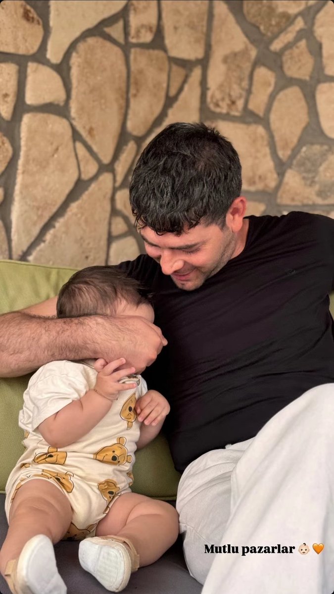 magazin_press's tweet photo. Oyuncu #BarışBaktaş, oğlu Adar Doruk ile karesini paylaştı https://t.co/3Wrhdf14Eo