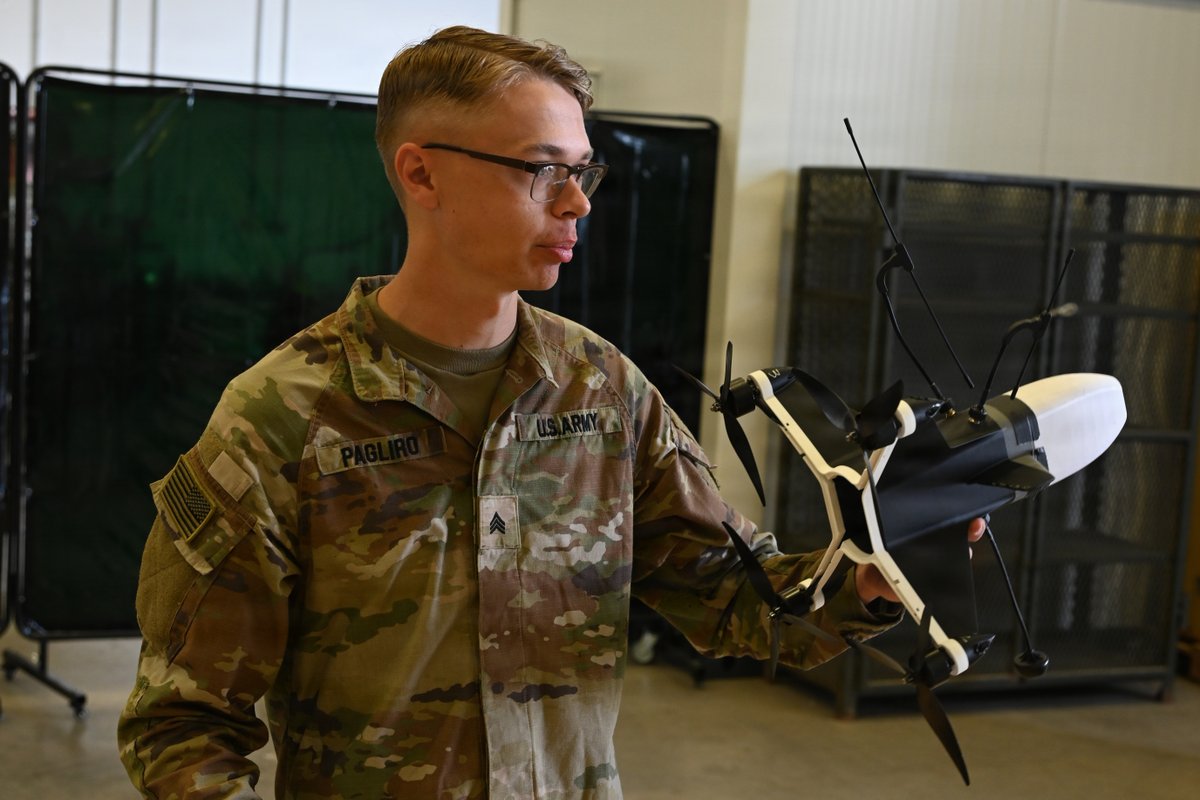 USArmyEURAF's tweet photo. At the DIRT Lab open house in Grafenwoehr, Soldiers showcased interceptor drones, custom detection devices, and on-demand fabrication built to solve real field challenges.

#ThisIsUSAREURAF #7thATC #EuropeAfricaInnovation #EuropeAfricaTransformation https://t.co/svcOAxqkw7