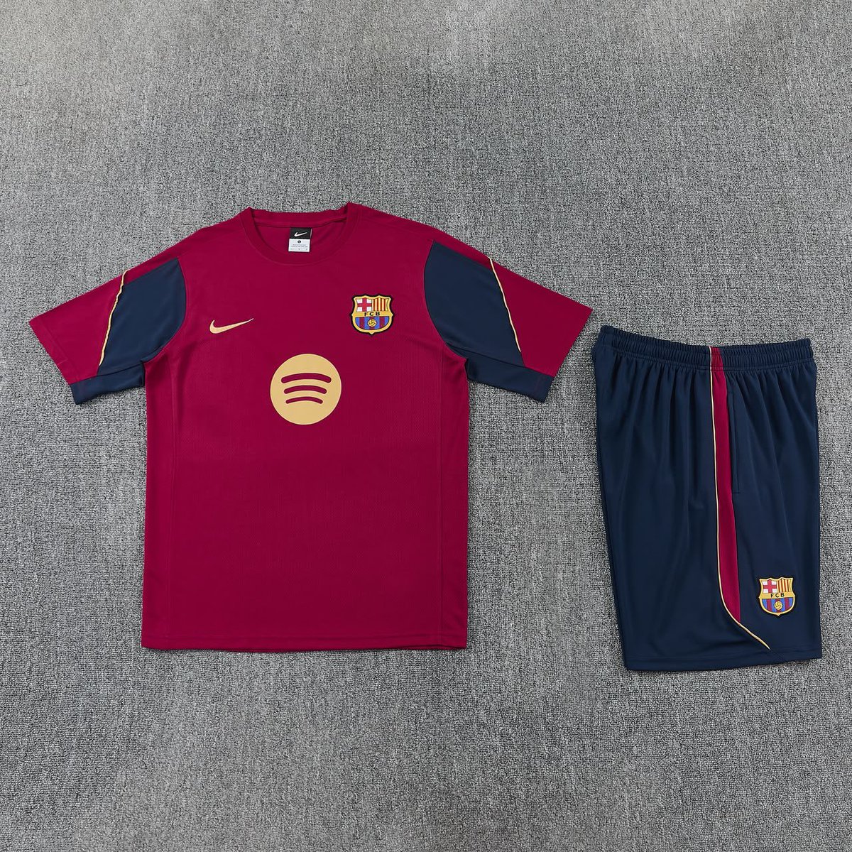 Pitchpr0's tweet photo. Training kits Available
Size:M to 2XL
Price:20k
Location Kaduna
Delivery Nationwide

⚠️ PitchPro is an independent brand. We are not affiliated with, endorsed by, or sponsored by any football club, league, or sportswear brand. https://t.co/UbvofLYrwG