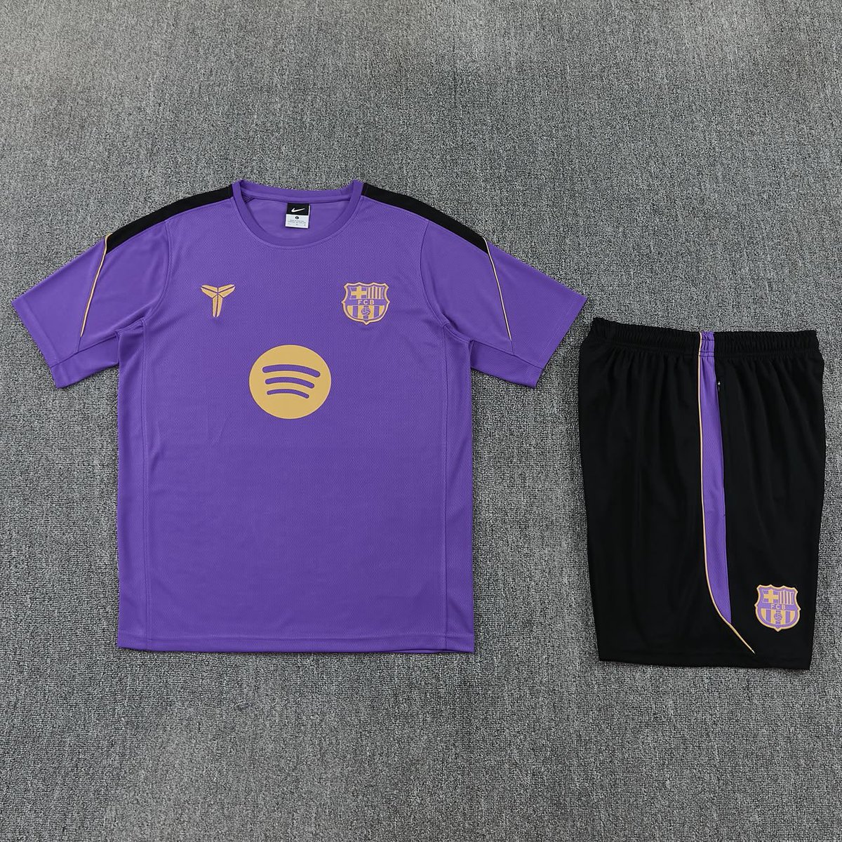 Pitchpr0's tweet photo. Training kits Available
Size:M to 2XL
Price:20k
Location Kaduna
Delivery Nationwide

⚠️ PitchPro is an independent brand. We are not affiliated with, endorsed by, or sponsored by any football club, league, or sportswear brand. https://t.co/UbvofLYrwG