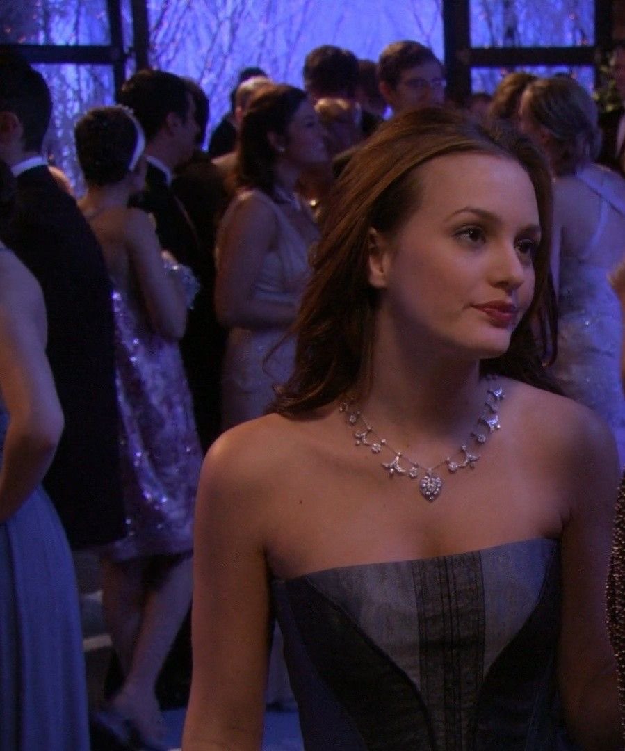 PopCulture2000s's tweet photo. blair waldorf https://t.co/YjJQDvGPvw