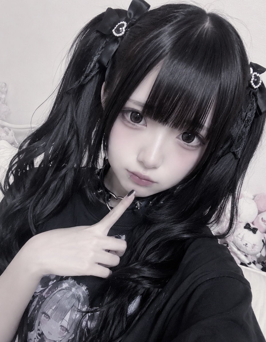 Sheesh_zZ4's tweet photo. @vvl_nom ちなみに候補2個あった🤩 1枚目の方が受けよさそう https://t.co/75YwKk9YV5