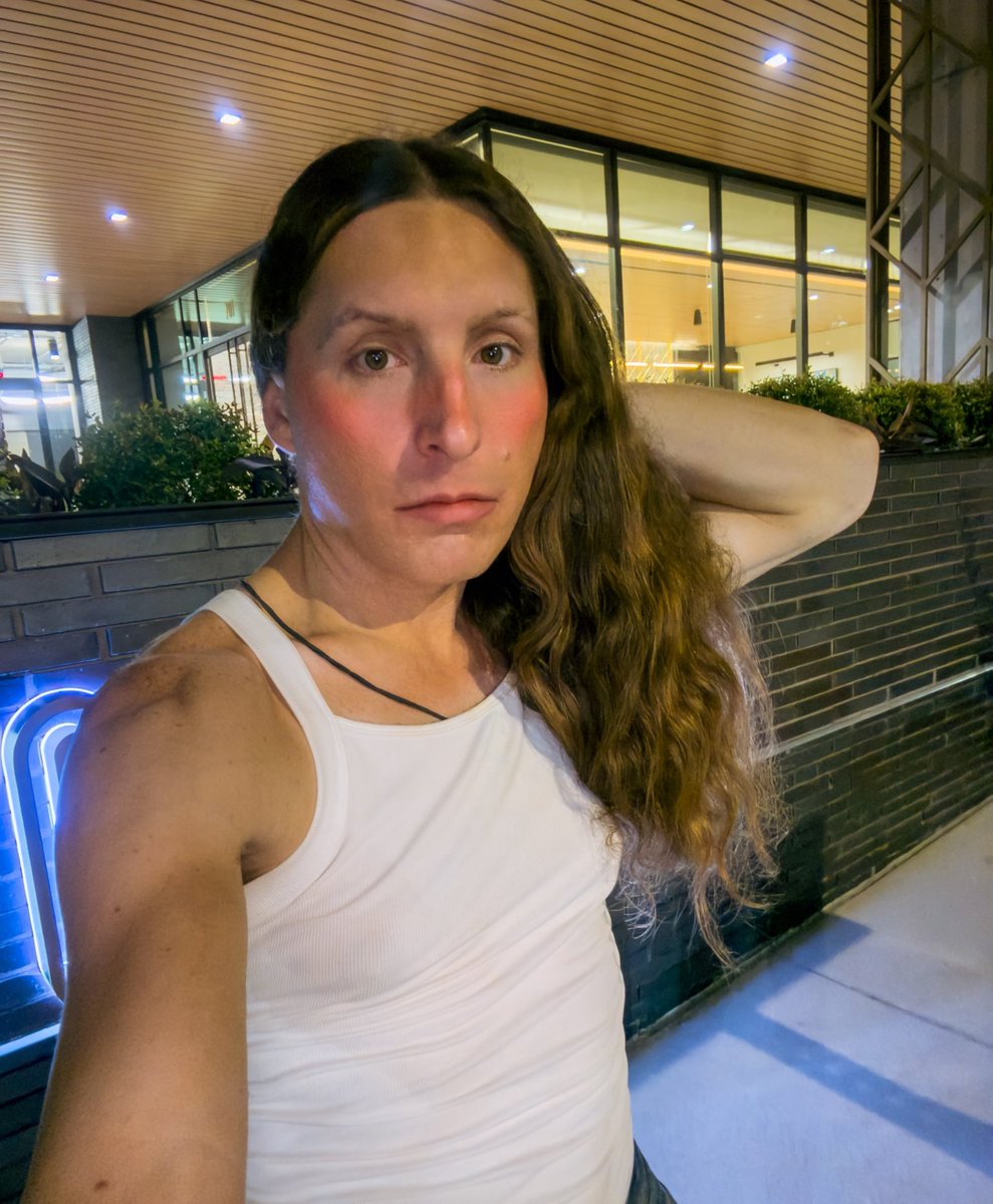 ManySuchCases's tweet photo. You're not a lesbian, bro. https://t.co/7G532wPT3H