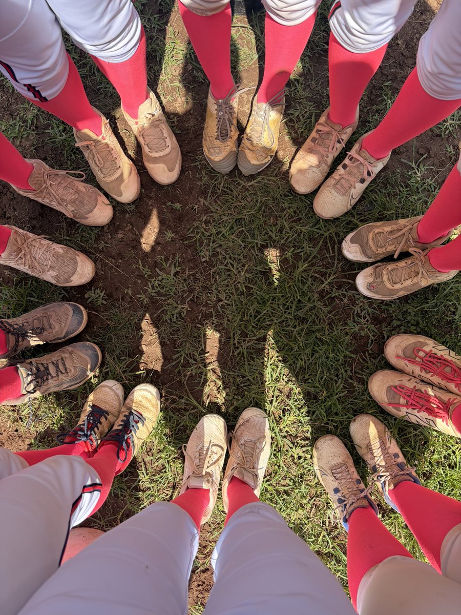 sofiaamoroso_sb's tweet photo. It’s more than just a game, this week the team played for something bigger. #breastcancerawareness https://t.co/h1FP2fOzj7