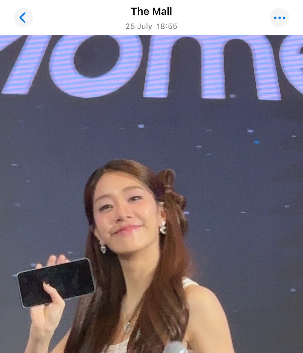 tiyapics's tweet photo. เห็นคนบอกงานล่าสุดพวกนางไปเร็ว ชั้นมานั่งดูในแกล ก็เร็วจิง 1 นาทีจากบ๊ายบายบนเวทีมาอยู่บนรถแร้ว5555555555555 ละรถซิ่งมาก คันจิ๋วไปอย่างแจ๋ว อึ้งค้ะ ทุกอย่างเกิดขึ้นไวขนาดนี้เลยหรอ https://t.co/AuLs9ZWJnE