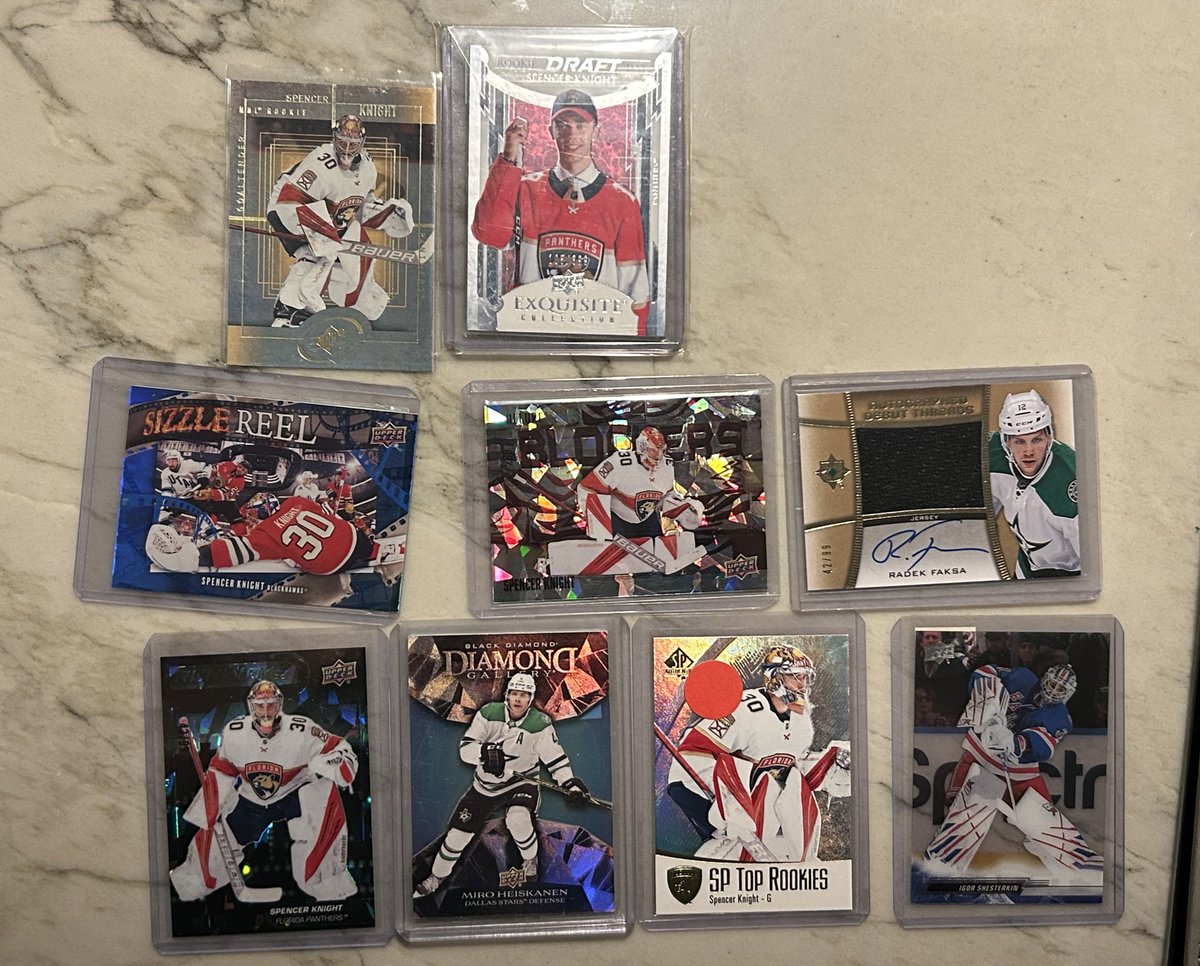 kayscrease's tweet photo. card show haul yay https://t.co/ta9kbRhysh