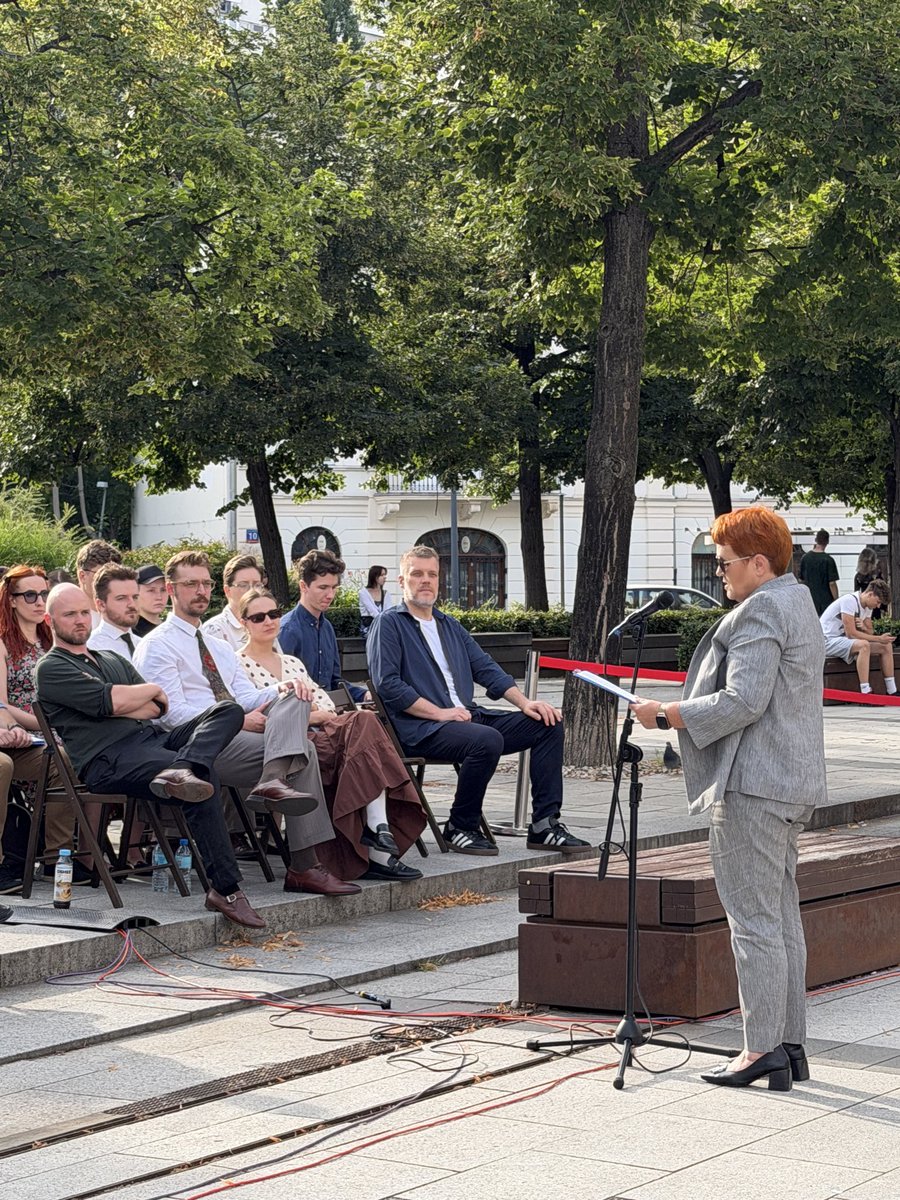 MonikaLachMoko's tweet photo. Razem czytamy Pamiętniki z Powstania Warszawskiego https://t.co/BmPN86vLNh