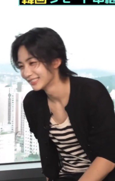 han1heSvT's tweet photo. メボズからのメッセージにこのお兄ちゃんのお顔してるジョンハンさんが大好きで大好きで、、、 https://t.co/BzmBhqRidI
