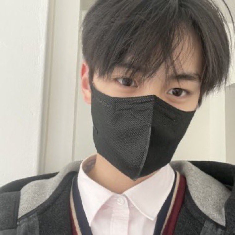 gyuvinnnche's tweet photo. 狎鴎亭高校キムギュビンくんの成績表を思い出し...🥹🥹
☑️明るく優しい性格で、先生や生徒たちからとても人気があり、親切で聡明な生徒

☑️一日に10回会えば10回挨拶するほど礼儀正しく、周囲の先生方から称賛が絶えない生徒

☑️礼儀正しく、クラスのすべての友達に優しく接する穏やかな性格の持ち主で、時には少し不器用な姿を見せる純粋さと、親しみやすさを同時に持つ魅力的な生徒

☑️ 練習生生活を並行しながら身体的にハードな日程をこなす中でも、揺るがず礼儀正しい姿を見せ、尊敬に値する生徒

アイドルになってもあぁギュビンくんらしいなって思えるところが改めてすごすぎる
誠実で素敵なところ..これだけ売れても変わらないってすごい...🥹🥹
