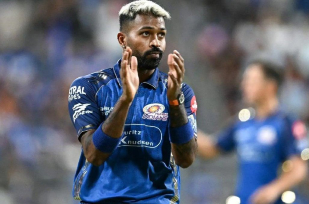 thecrichub_live's tweet photo. Mumbai Indians deny any trade discussions regarding captain Hardik Pandya amid host of reports.
They are completing review of #IPL season, as Pandya's links emerge with #CSK, #KKR, #DC and #RR.
STORY: https://t.co/tUAXLQRrOl
#Cricket #MI #HardikPandya https://t.co/jTCbWcjx1p