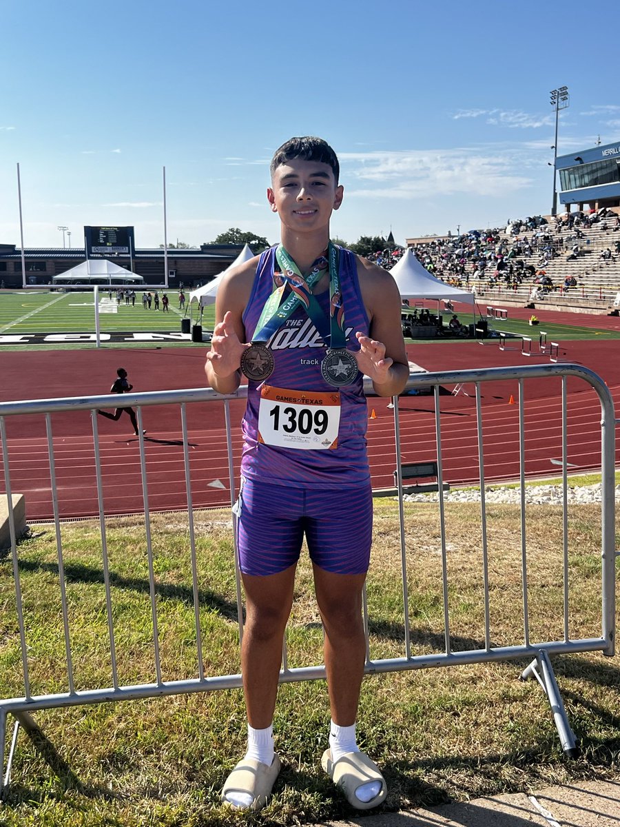 MatthewAdame15's tweet photo. C/O 2030
Matthew Adame  
4x4 2nd in Tx
4x1 3rd in Tx 
TAAF State Meet https://t.co/mHKXA59cdD