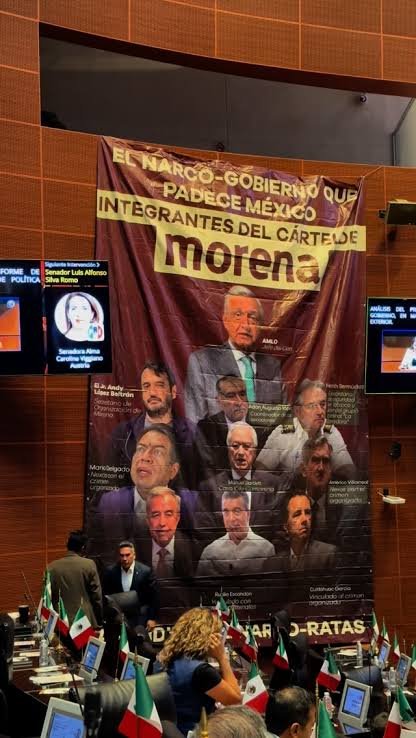roushek15702's tweet photo. @acapulqeno6878 @AngMariscal4T @FelipeCalderon Y está la de los narcos , jajajaja. https://t.co/08SaTh8TMf