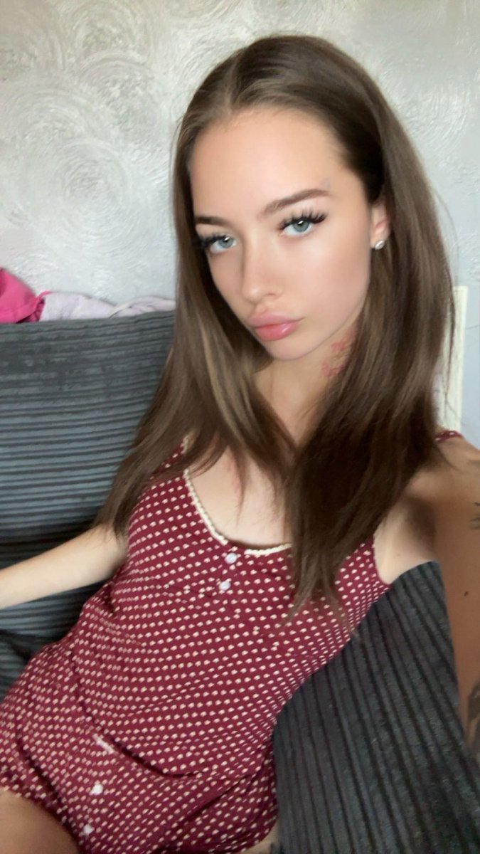 Poppywildexo's tweet photo. Can i dm you random 📸                         

answer at your own risk https://t.co/neuaFBcogN