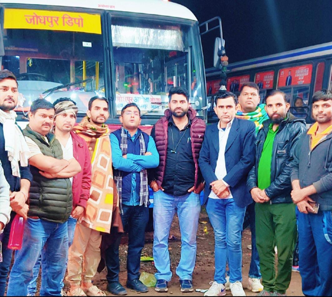 VinodDa19899521's tweet photo. Cm.भजन लाल जी अब तो बहुत हुआ युवा मित्रों का शोषण अब तो रहम करो और दो भरपूर पोषण 
#जस्टिस_फॉर_युवा_मित्र
@narendramodi @BhajanlalBjp
@Cockroachisback  @AshutoshRanka @ashokgehlot51 @BJP4Rajasthan https://t.co/CZc2P1tZXY