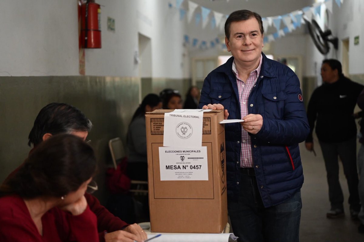 GZamoraSDE's tweet photo. Ya emití mi voto en el Hogar Escuela “Eva Perón” de la Ciudad Capital.
Que este día y siempre, podamos todos cumplir con el deber cívico de votar con compromiso y esperanza, y que Dios nos acompañe e ilumine a todos los santiagueños!! https://t.co/0W0utVG6d8