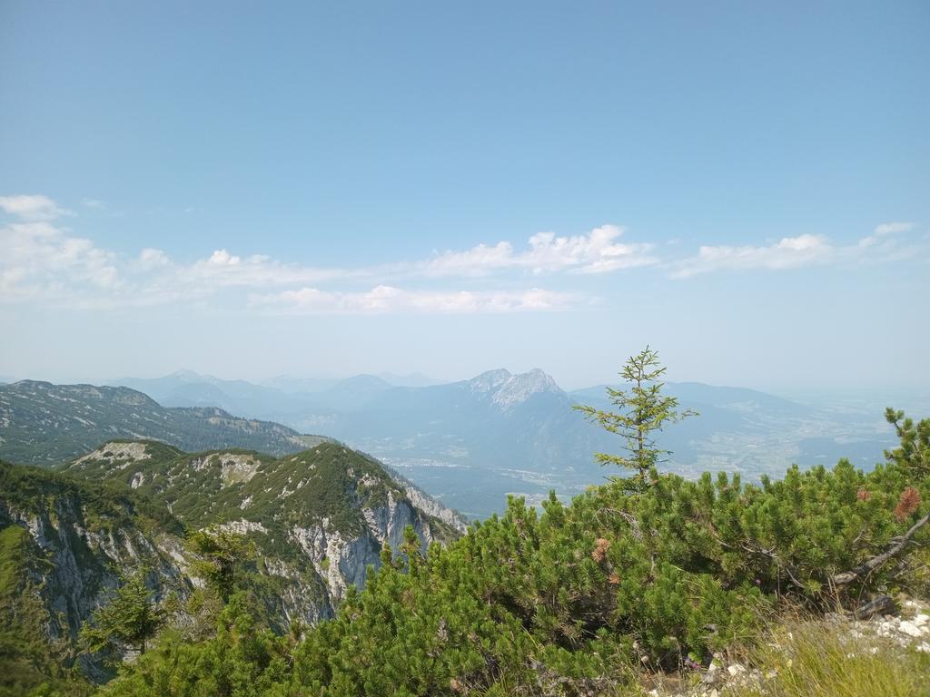Zaknath's tweet photo. C'est aussi un saut sur l'Untersberg, où je me suis trouvée soudain en Allemagne https://t.co/Sf9qVL9vqQ