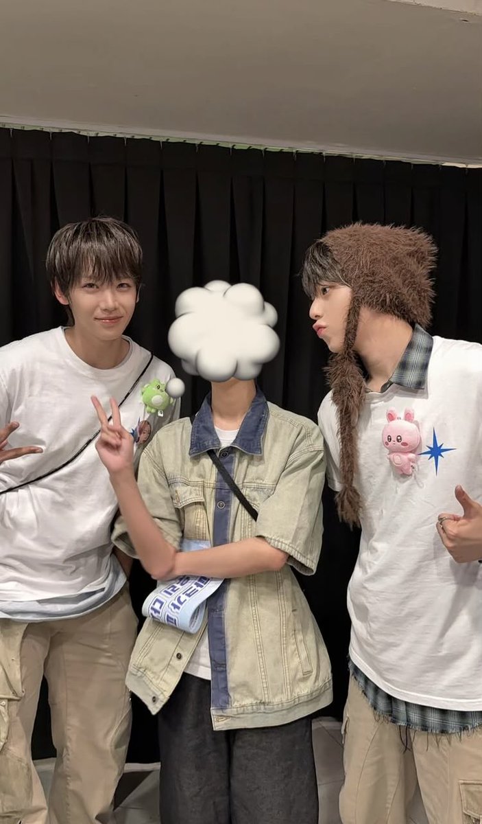 princechihen's tweet photo. chibboz with chihen’s friends who went to the concert !! https://t.co/uA415x0J43