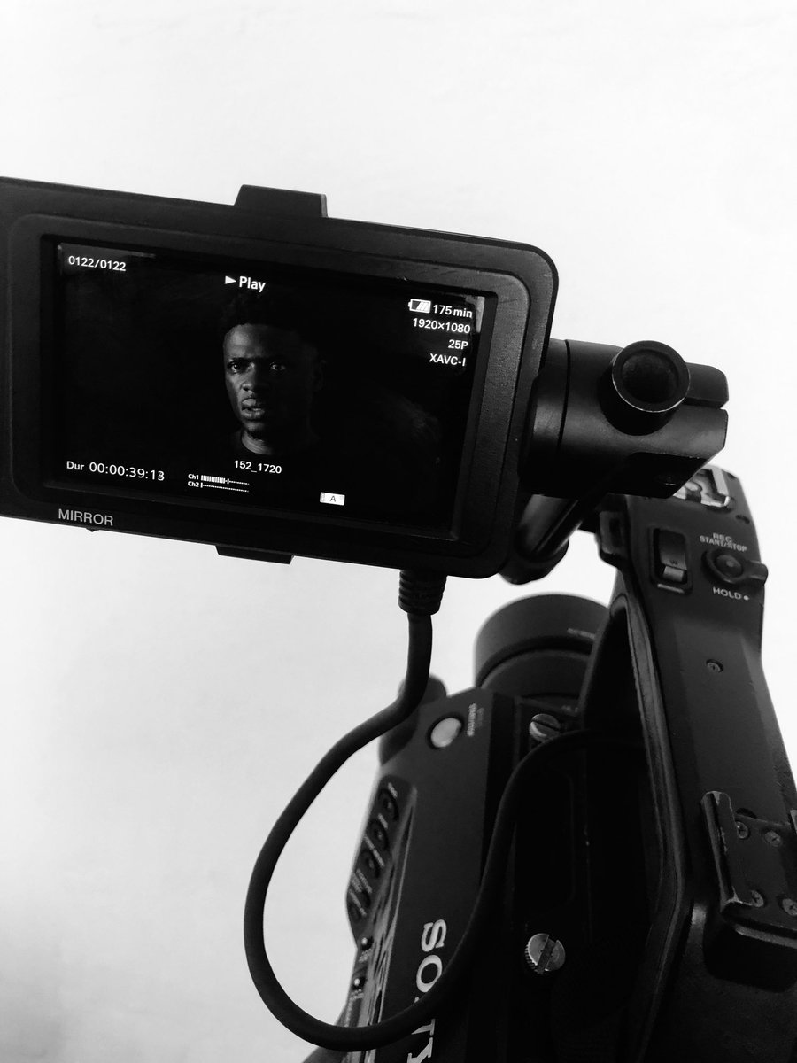 osmondakebe's tweet photo. Many say, "You’re a great actor, but get a job so you don't get frustrated by the industry."
Thoughtful. But does having a job make the industry better? No! It makes me safer. The problem remains. What do we build so talent doesn’t only survive outside but thrives within? https://t.co/zZgrG5roib