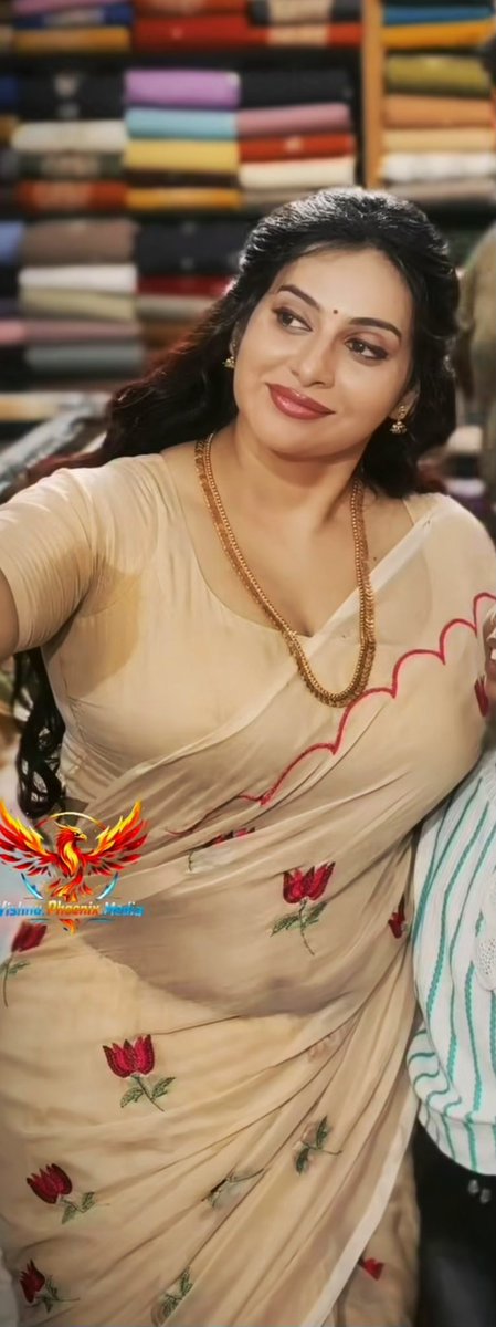 Anikha_Obsess's tweet photo. #Annarajan #mallumilf 

Ufff 🥵 those sweat stain her busty body and milfy face looks 🥹😋

Molai sappi eduthu velayadanumm🥵 https://t.co/cLA4dhYcfu