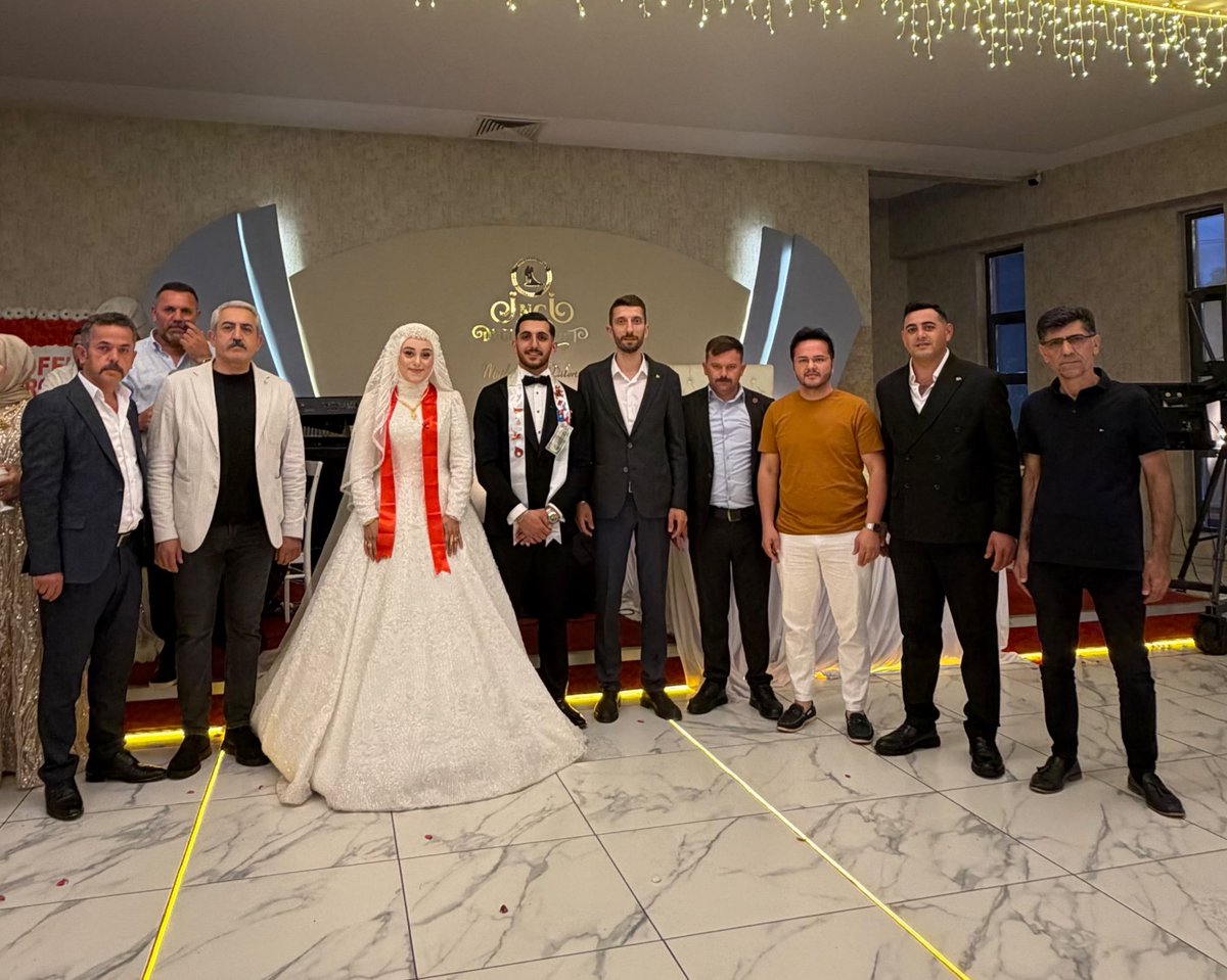 Mhpcayirova41's tweet photo. MHP Çayırova ilçe Başkanımız Sayın Abdulkadir Danışmaz, Yöneticilerimiz ile birlikte   Nebahat &amp; İmdat kardeşlerimizin düğün merasimine katılarak mutluluklarına ortak oldu.
Genç çiftimize ömür boyu mutluluklar dileriz.
Abdulkadir DANIŞMAZ
MHP Çayırova ilçe Başkanı https://t.co/cVP8Cop3zd