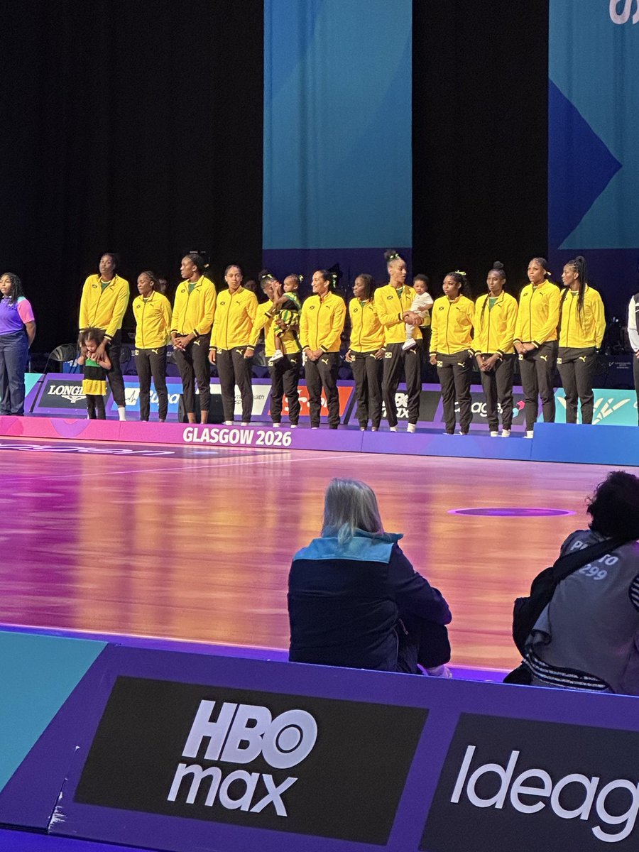 nikkiblossoms's tweet photo. 2nd commonwealth games! 2nd silver! Me and my sunshine girls! ☀️☀️☀️So happy.. honored and privileged to be rocking with you guys for 5 years!!! https://t.co/99JYwi8bnJ