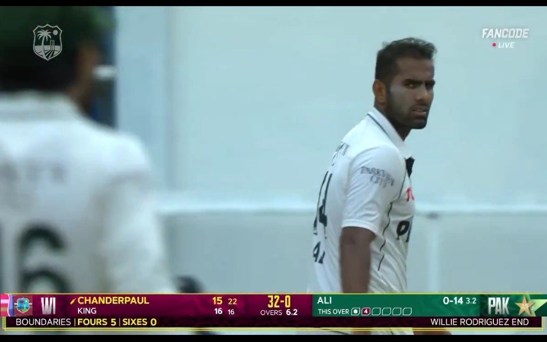 _StrangerMan7's tweet photo. @HassanAbbasian The Commentator &amp; this look says it all. https://t.co/ixXj3abx3O