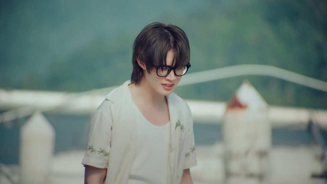 YourThirdSeries's tweet photo. นายนะ… ก็เป็นฮีโร่ได้นะ ✨

แต่ไม่ต้องเล่นใหญ่เกินเยียวยาแบบคุณสามนะคร้าบบบ  😅

YOUR THIRD SERIES EP2
#ที่สามของเธอEP2 https://t.co/YpffjvAZ6p
