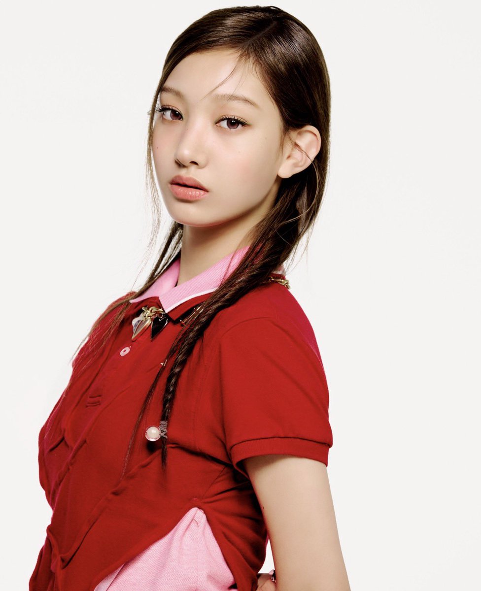 tuidenum's tweet photo. PARK SISTERS DEBUT PROFILES

Jihyo- #TWICE 2016
Seoyeon- #TUIDE 2026 https://t.co/woGFChSdH8