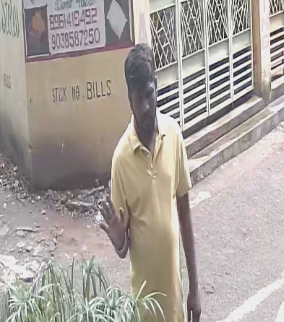 theamitaroy's tweet photo. @SuvenduWB @BJP4Bengal  Cadres from @cituhq is joining our party and doing Tolabaji in Dhakuria rly stn  and adjoining areas. Also the absconding Bapi Haldar gang members are becoming active
 @KolkataPolice pls note. @drmsdah @rpfsouthsealdah Pls be step up vigilance on rly land near adj to Dhakuria rly stn.